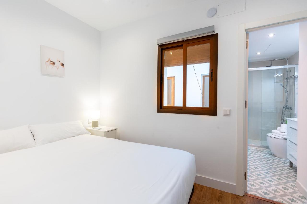 Holi-Rent Gonzalez Cuadrado Seville Exterior photo